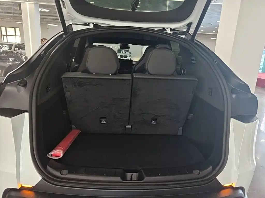 Tesla Model Y L 2025 2025 Facelift Long Range AWD