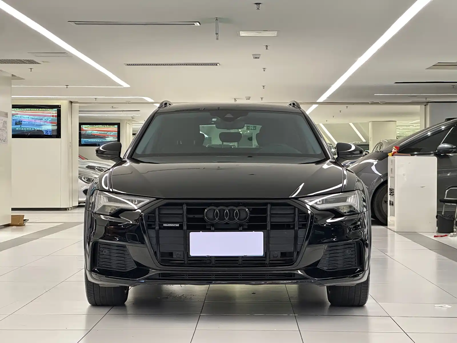 Photo 2 - Audi A6 (Import)