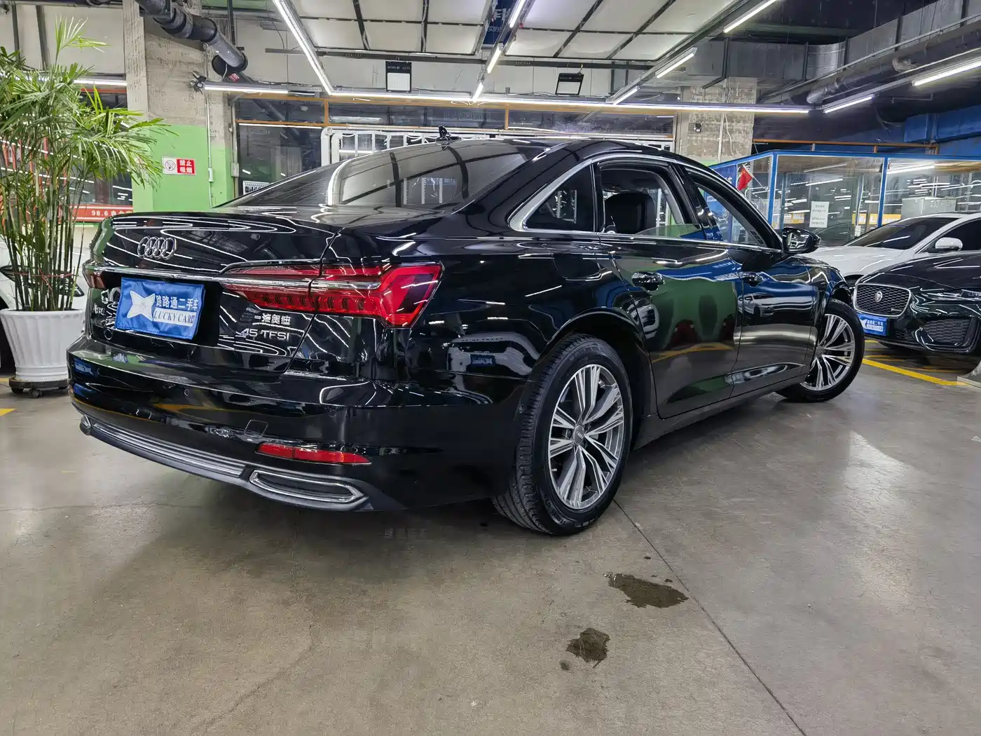 Audi A6L 2021 45 TFSI Exclusive Elegance фото 4