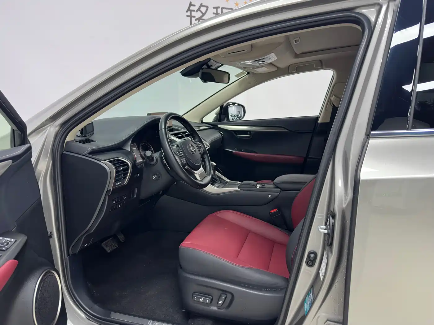 Lexus NX, миниатюра 10