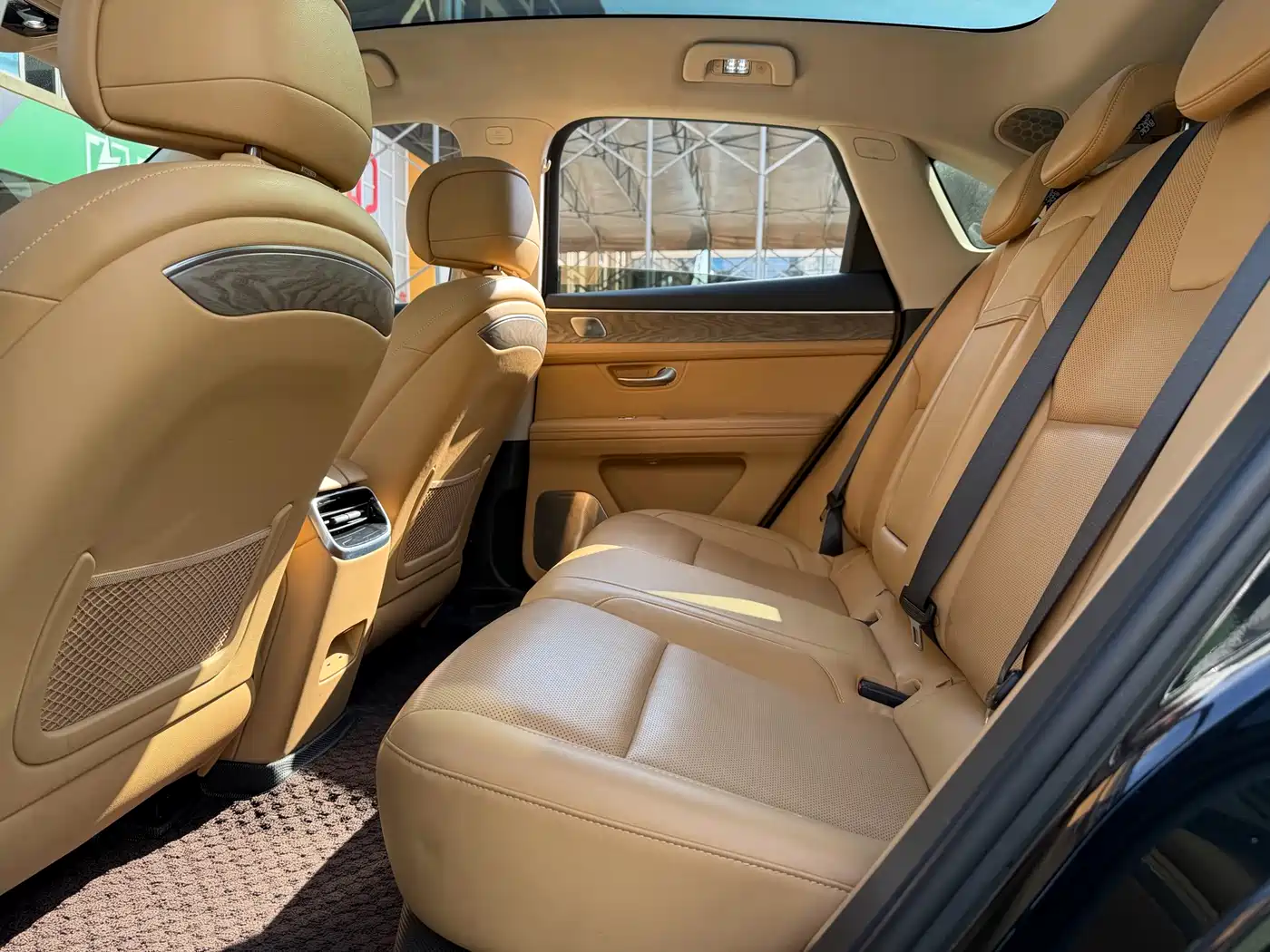 AITO Wenjie AITO M5 2022 Extended Range AWD Performance Edition фото 7