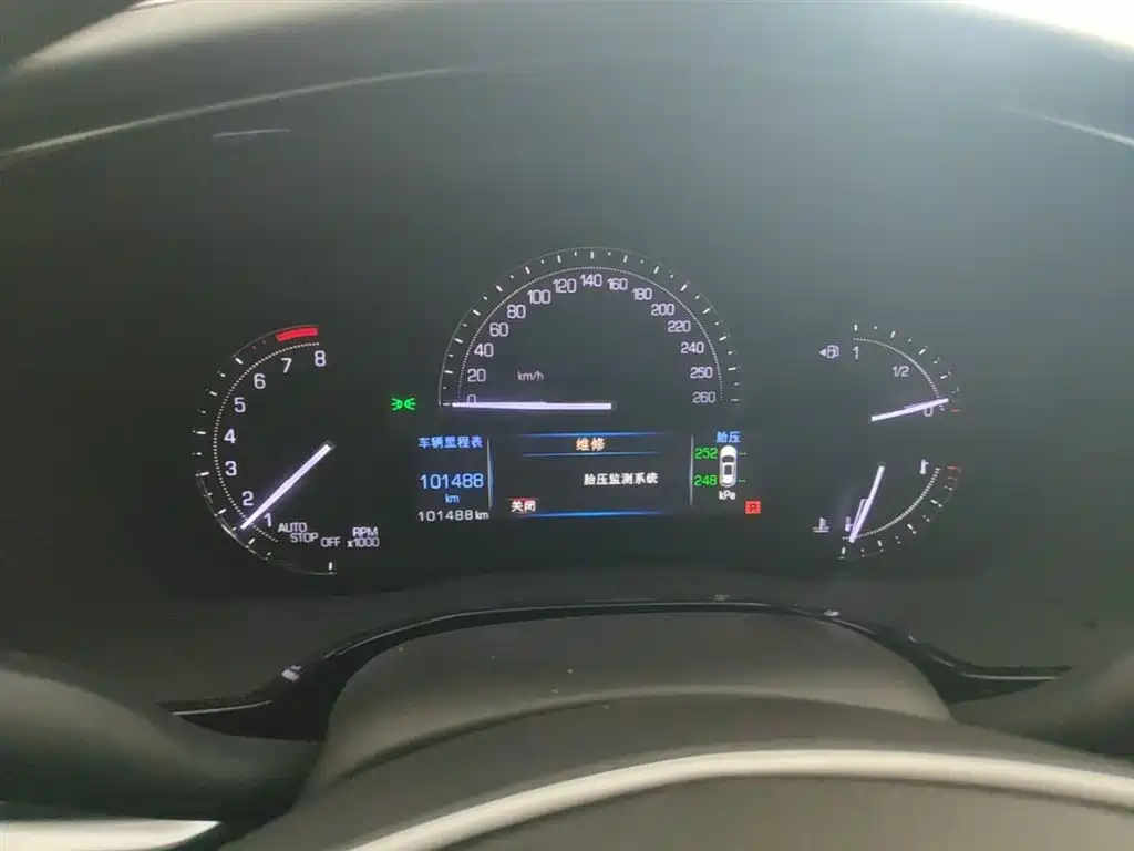 Cadillac XT5 2017 2016 25T Luxury Model