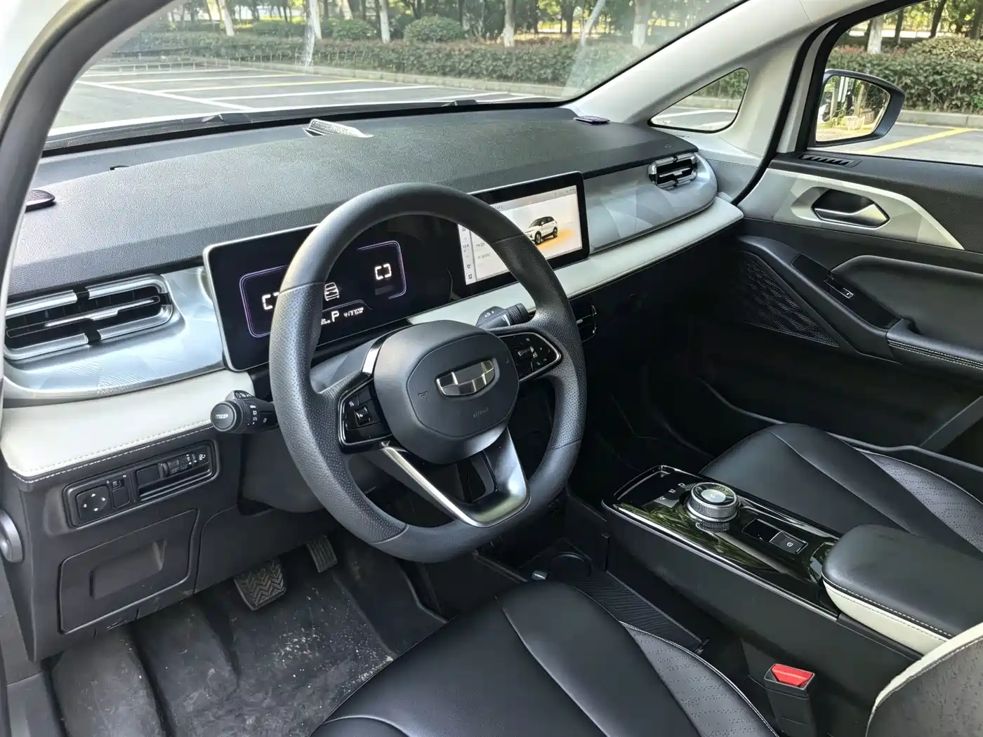 Фото 7 - Geely Geometry E Firefly