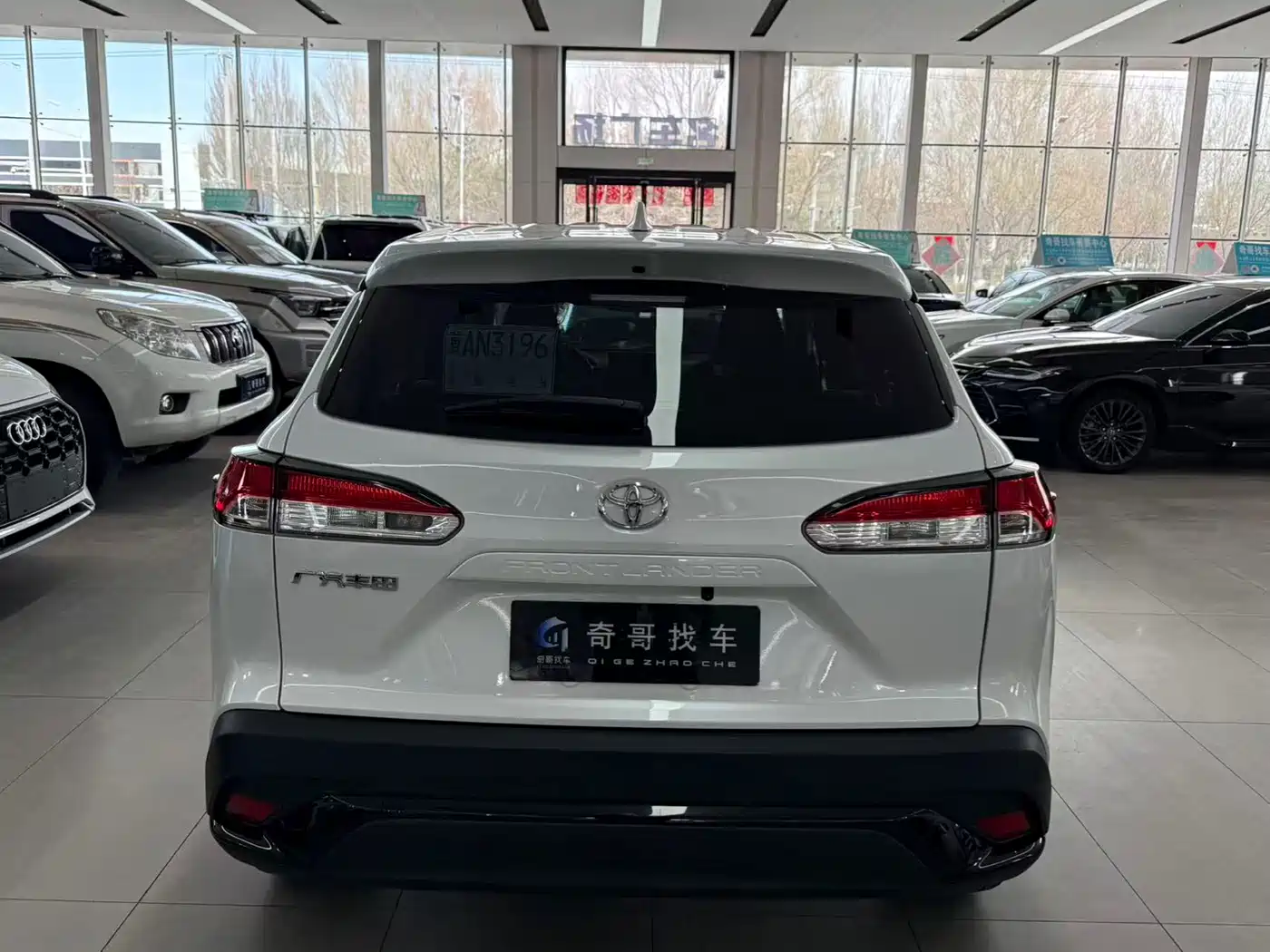 Toyota Frontlander 2023 2.0L CVT Leading Edition фото 4