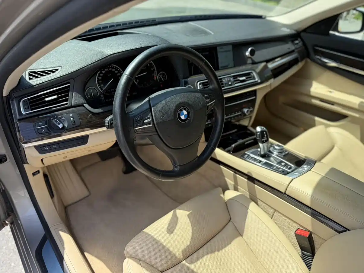 BMW 7 Series 2011 2009 740Li Luxury