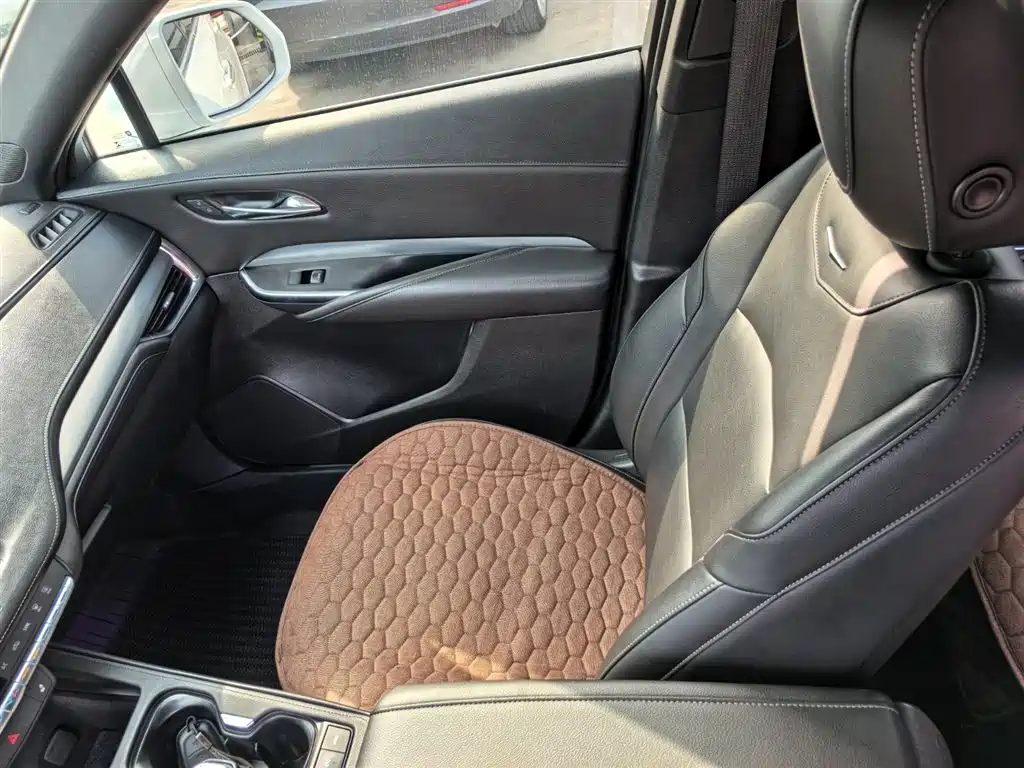 Cadillac XT4 2020 28T FWD Leading Trim фото 13