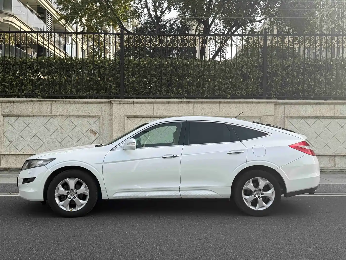 Honda Crosstour 2011 3.5L Prestige Edition фото 3