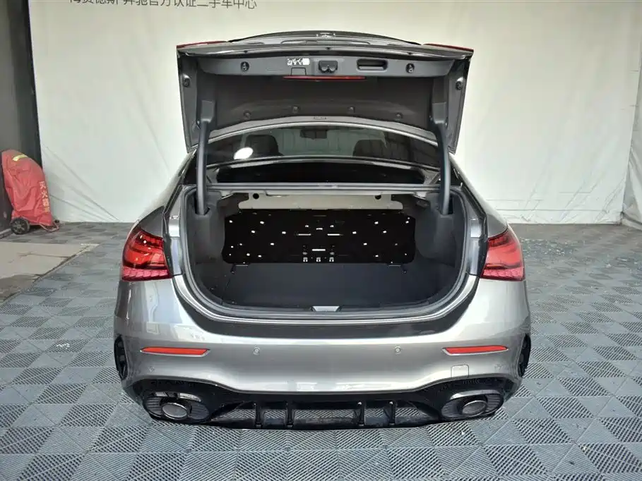 Mercedes-Benz A-Class AMG 2024 AMG A 35 L 4MATIC фото 13