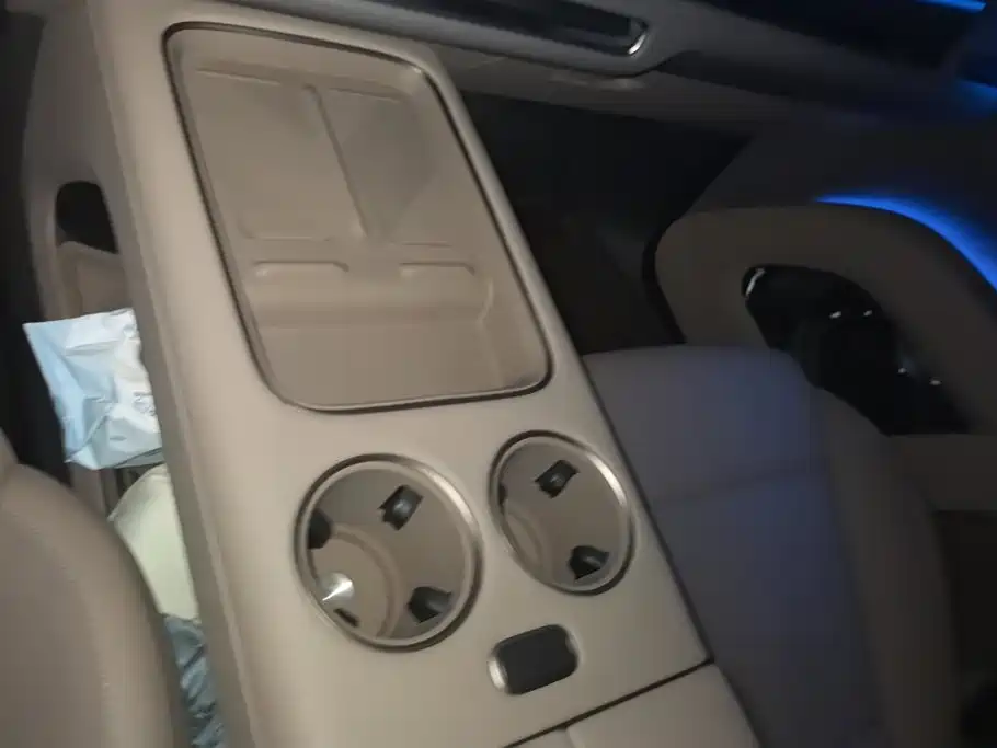 Li Auto Li i8 2025 2025 Standard Edition