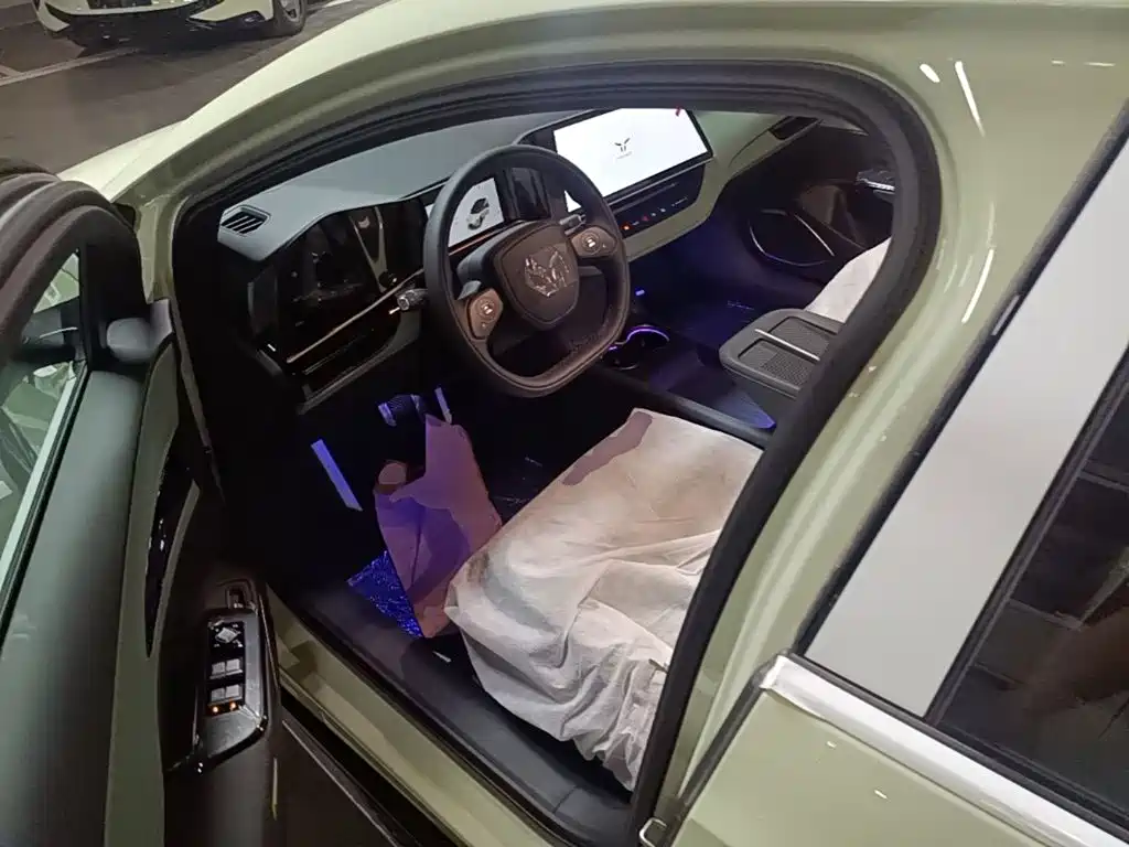 Hongqi EH7 2026 2025 690 Smart Selection Edition