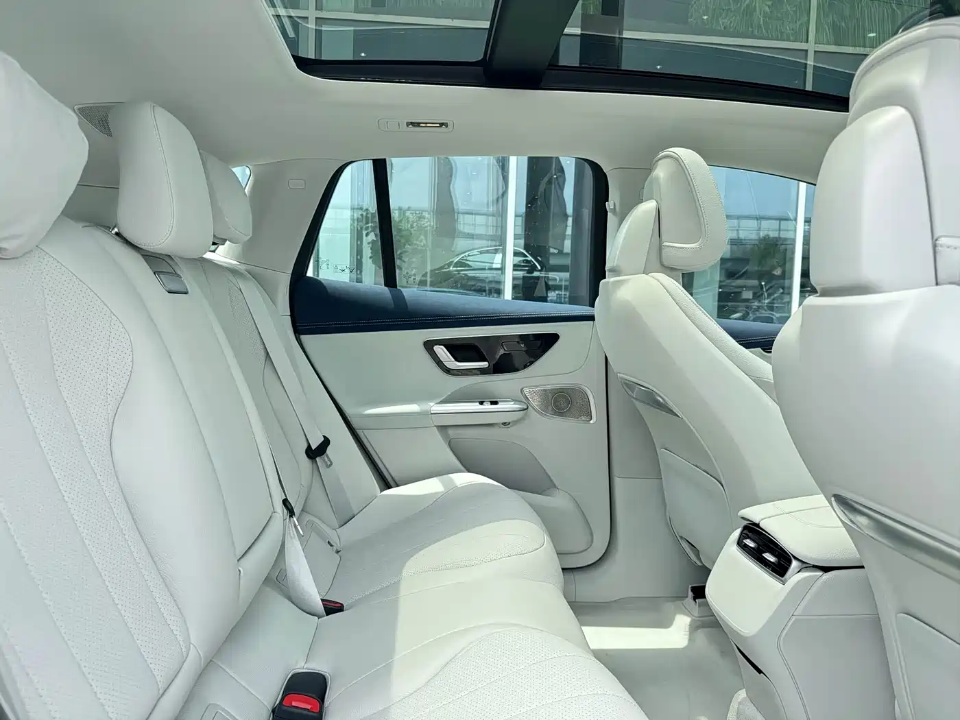 Mercedes-Benz EQE SUV 2024 500 4MATIC Luxury Edition фото 12