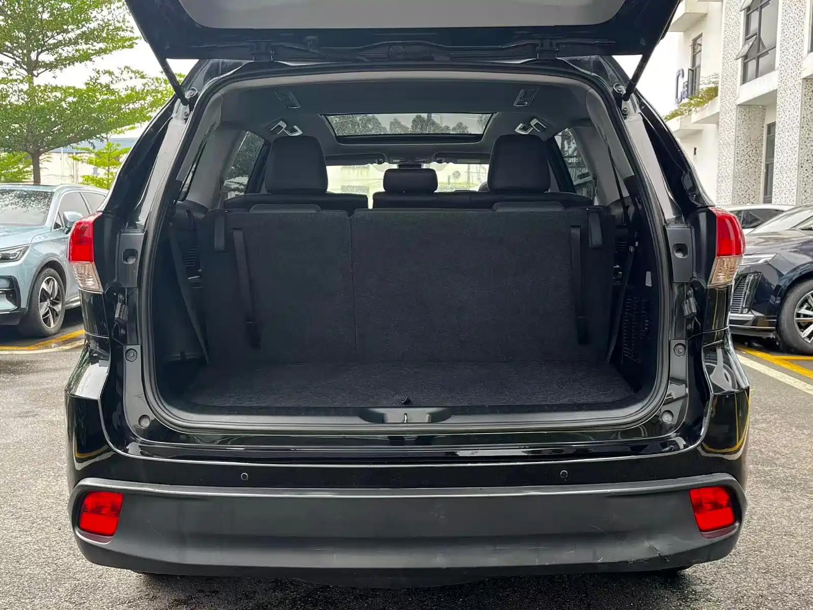 Фото 18 - Toyota Highlander