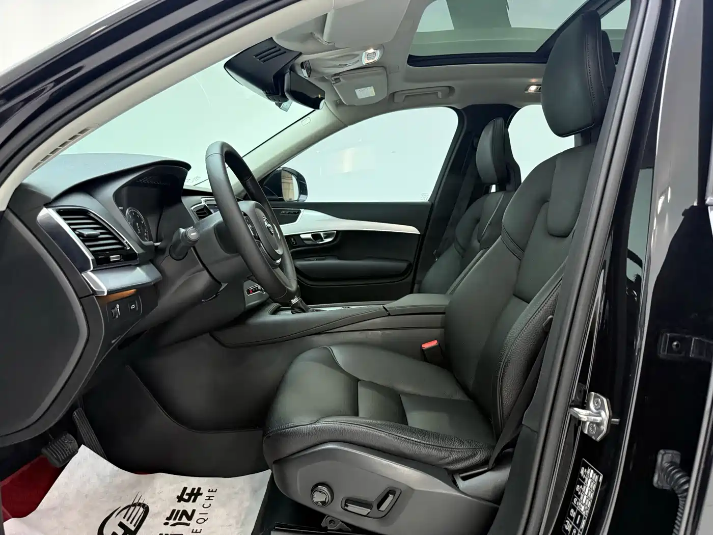 Фото 7 - Volvo XC90