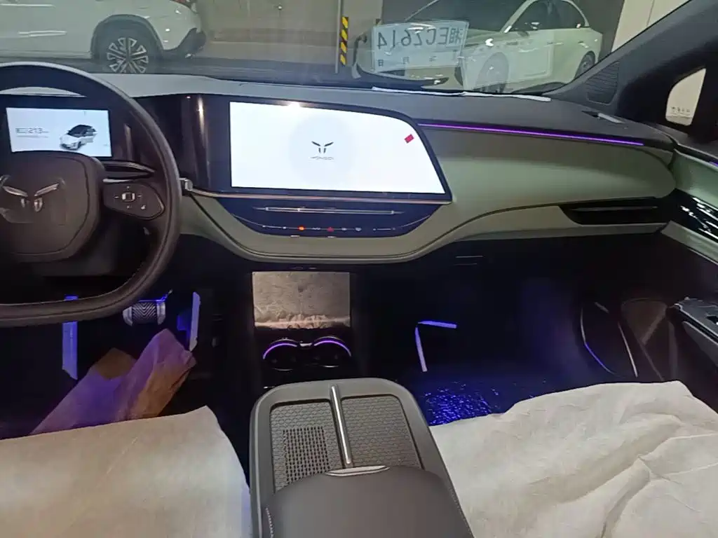 Hongqi EH7 2026 2025 690 Smart Selection Edition
