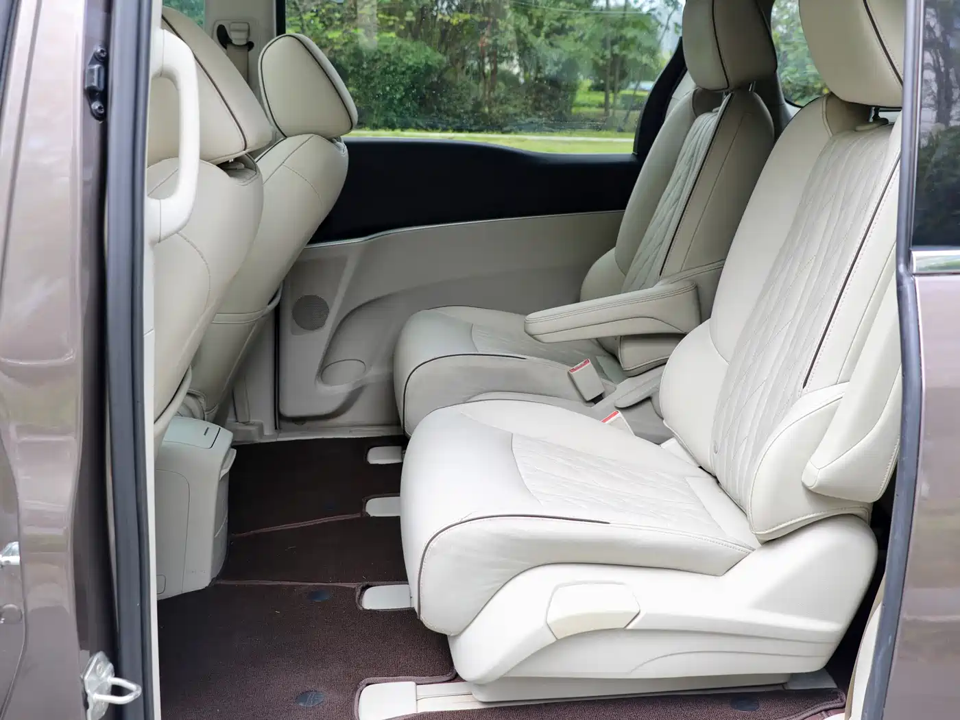 Photo 9 - Buick GL8
