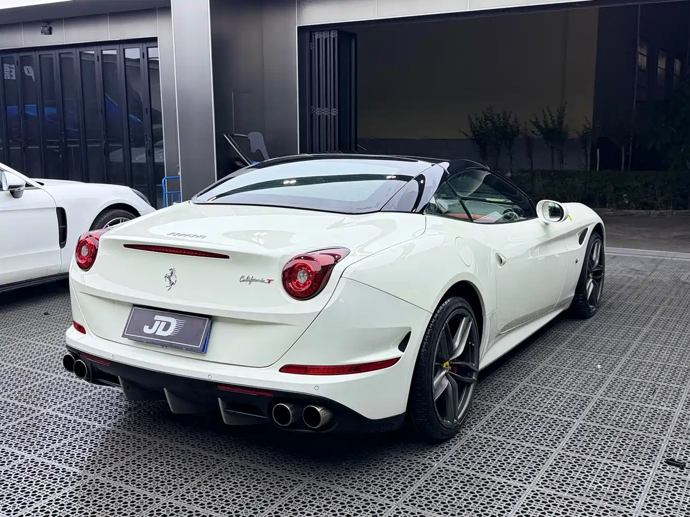 Ferrari California T 2015 3.9T Standard фото 2