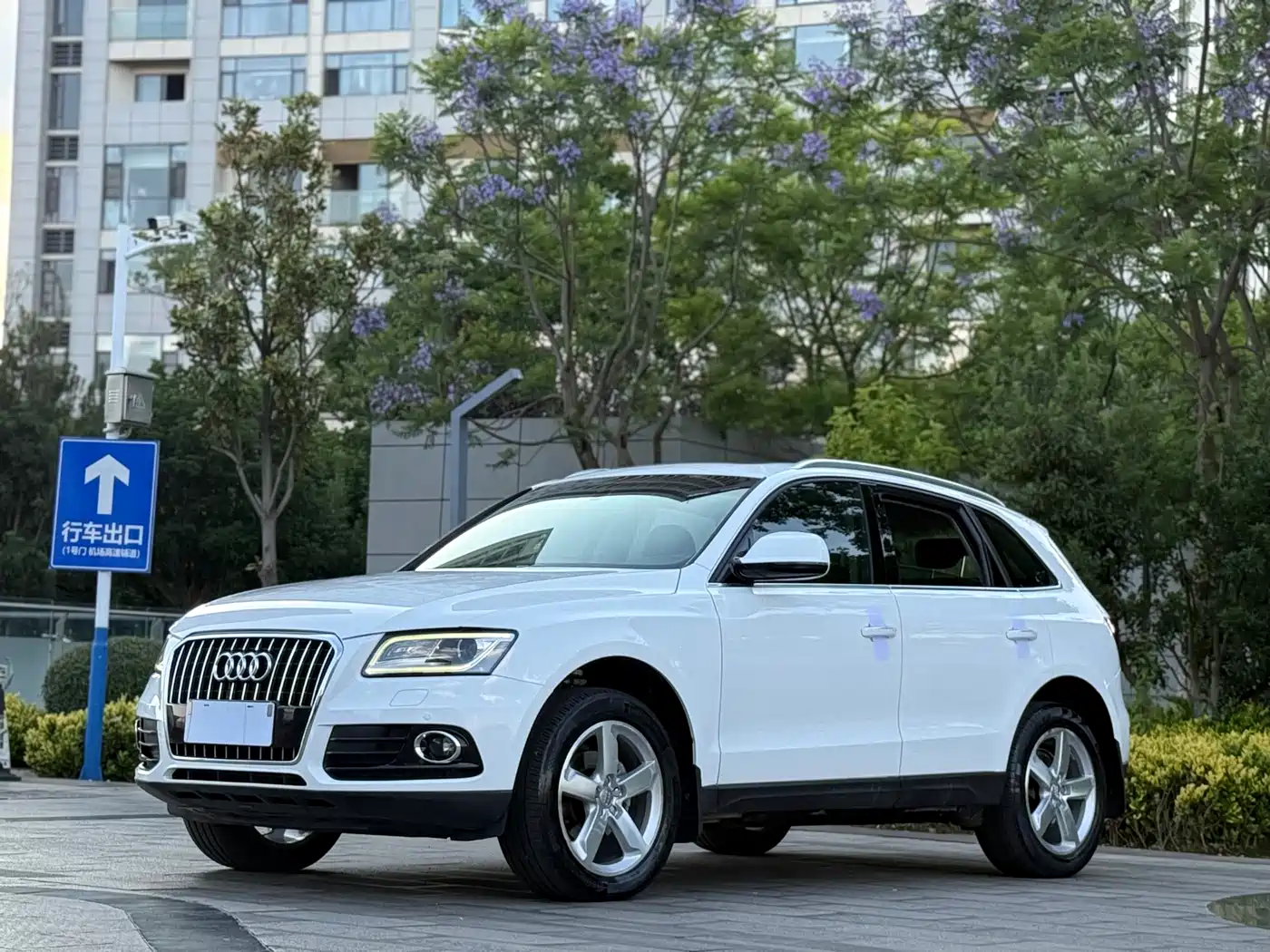 Audi Q5 2016 40 TFSI Progressive Model