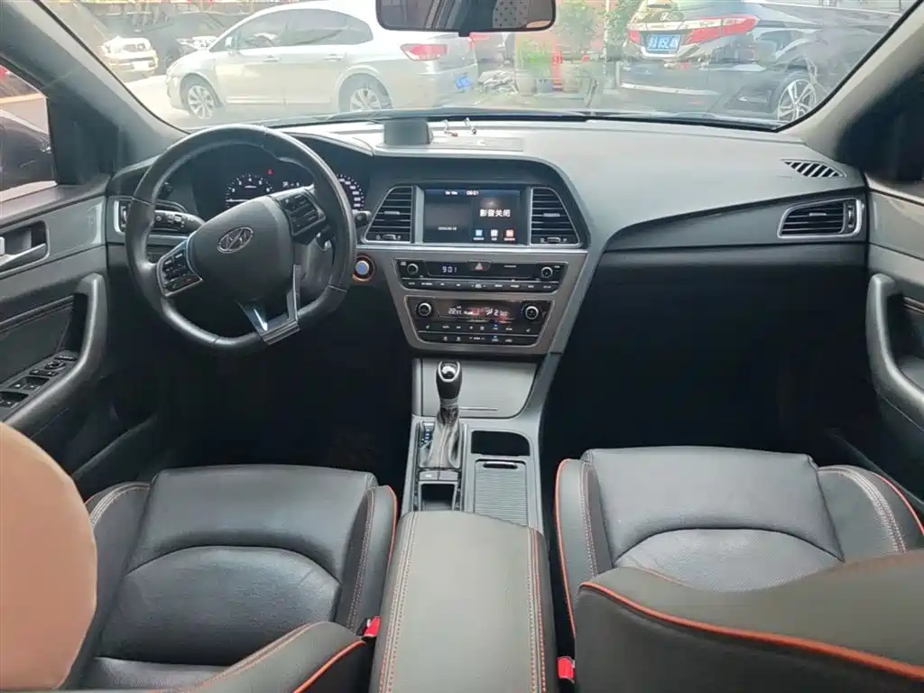 Hyundai Sonata 2017 1.6T GLS Smart фото 10