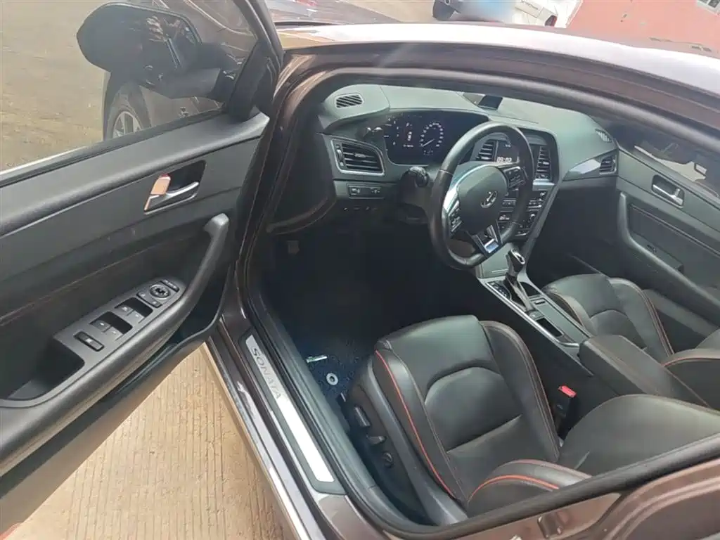 Hyundai Sonata 2017 1.6T GLS Smart фото 16