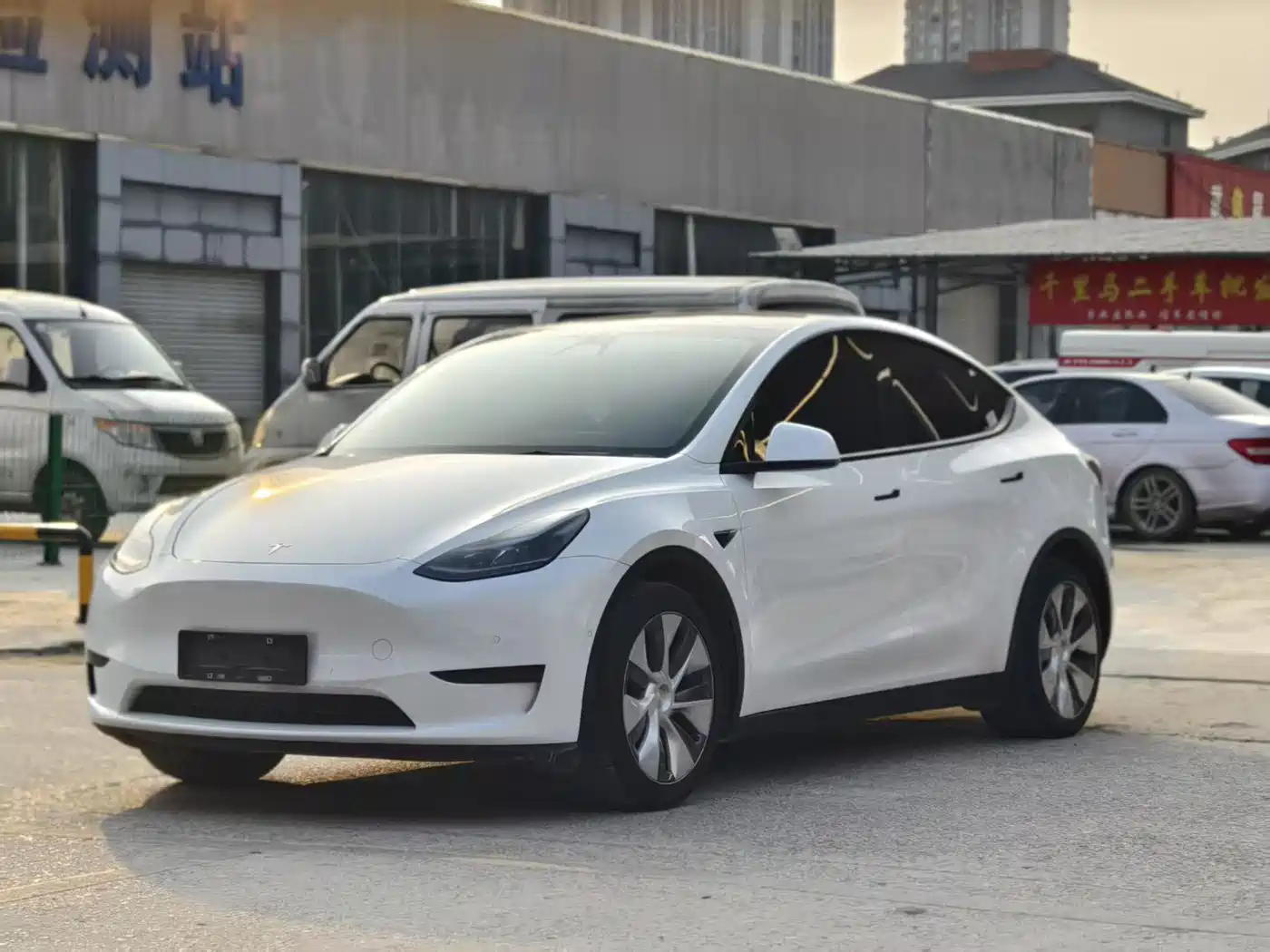 TESLA MODEL Y