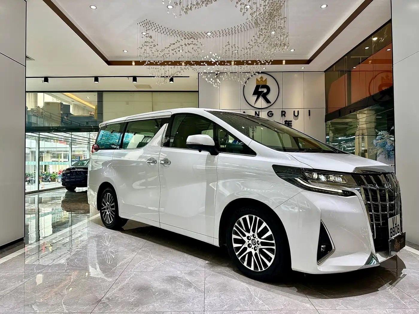 Toyota Alphard 2018 3.5L Premium фото 3