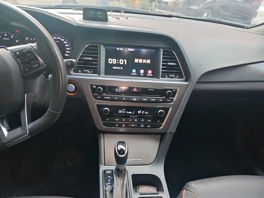 Hyundai Sonata 2017 1.6T GLS Smart фото 13