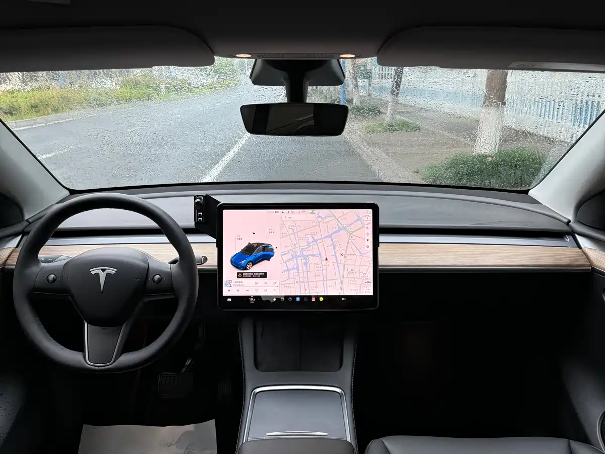 Фото 4 - Tesla Model Y