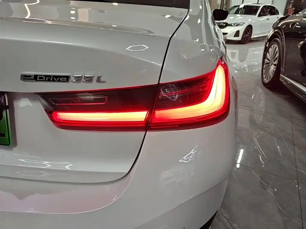 BMW i3 2024 eDrive 35 L фото 8