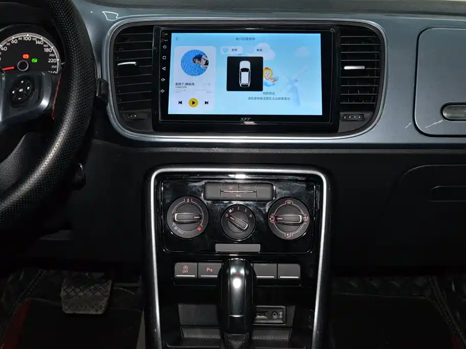 Volkswagen Beetle 2018 180TSI Trend Joy Edition фото 11