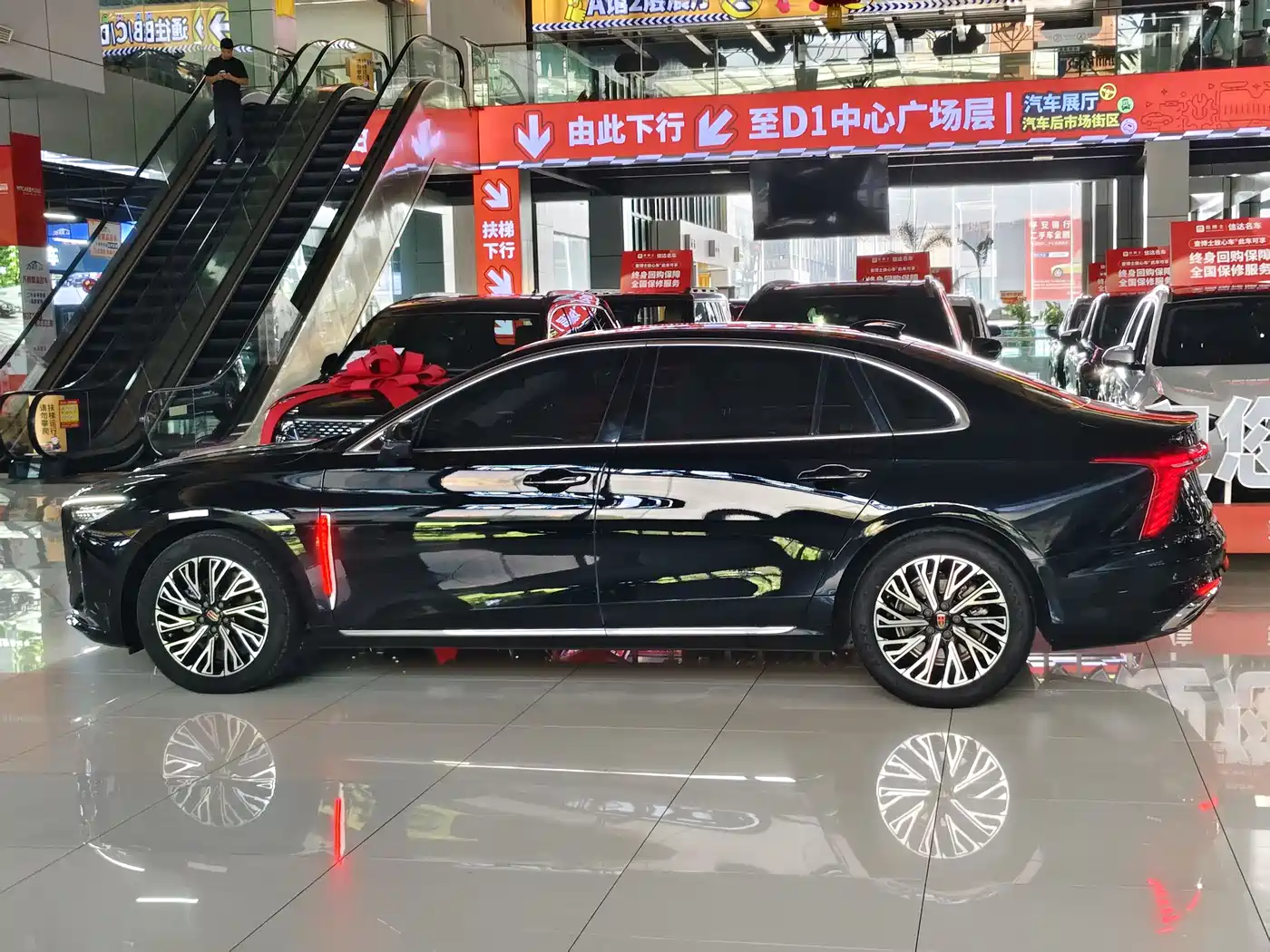 Hongqi H5 2025 2.0T Automatic Flag Celebration 500,000 Units Anniversary Edition фото 3
