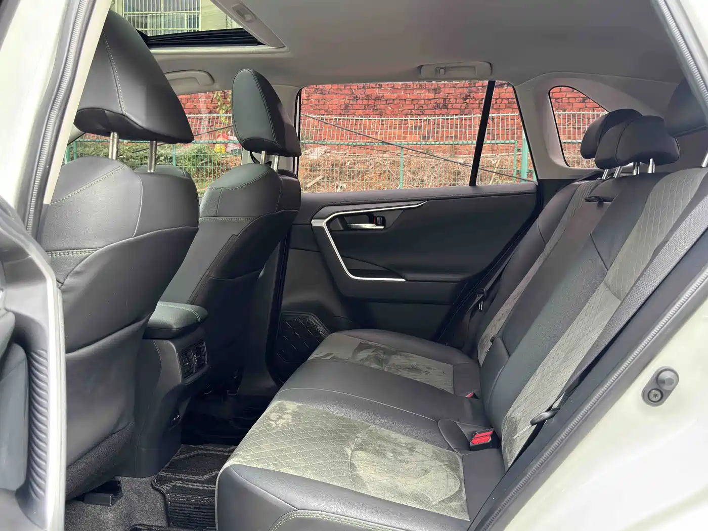 TOYOTA RAV4 RONGFANG