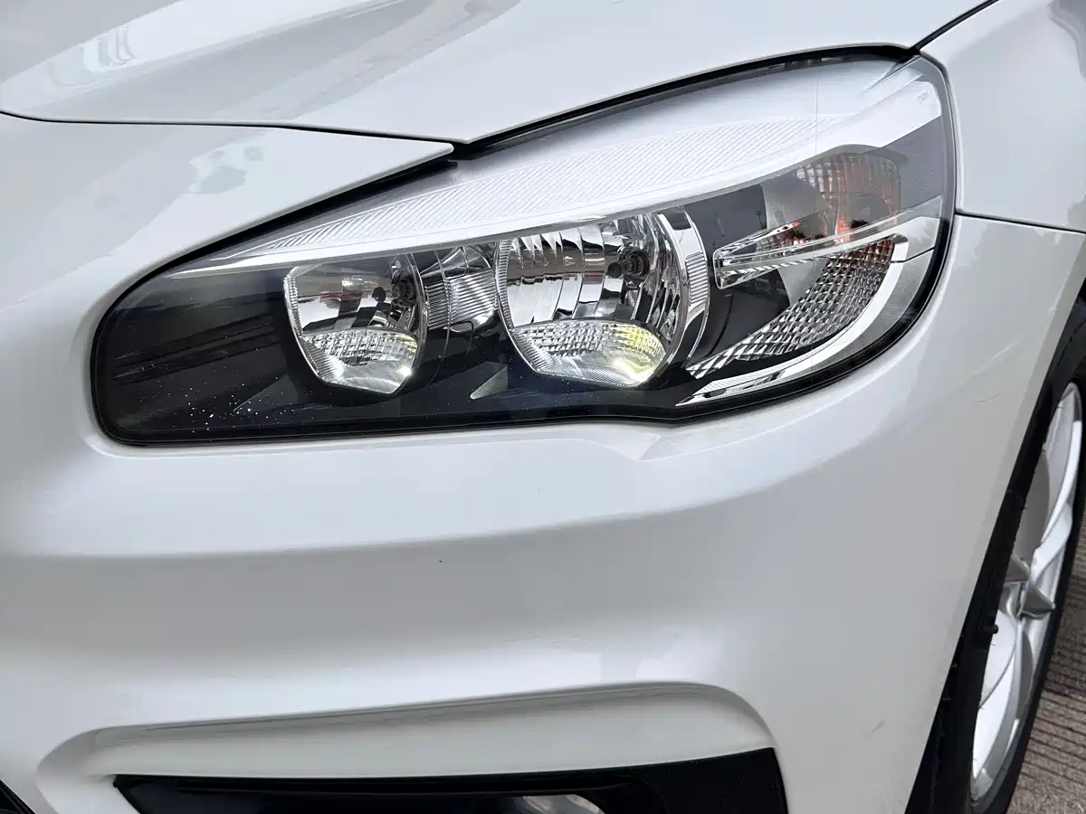 BMW 2 Series Touring 2016 2016 218i Fashion Model