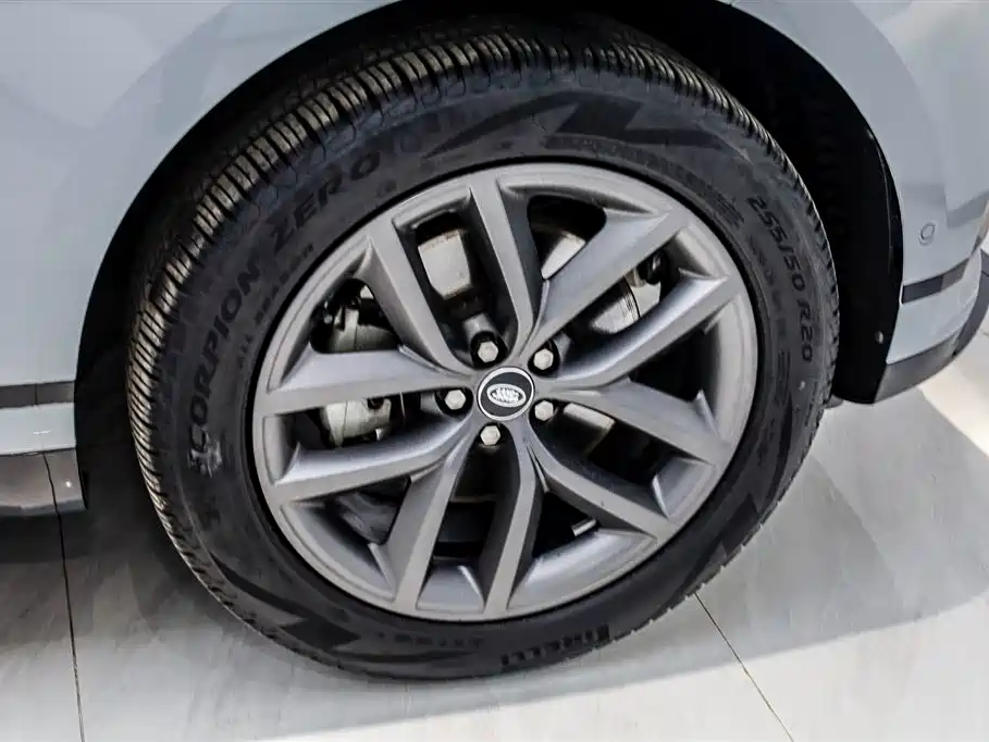 Land Rover Range Rover Velar 2024 Dynamic SE фото 17