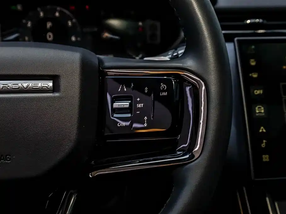 Land Rover Range Rover Velar 2024 Dynamic SE фото 30
