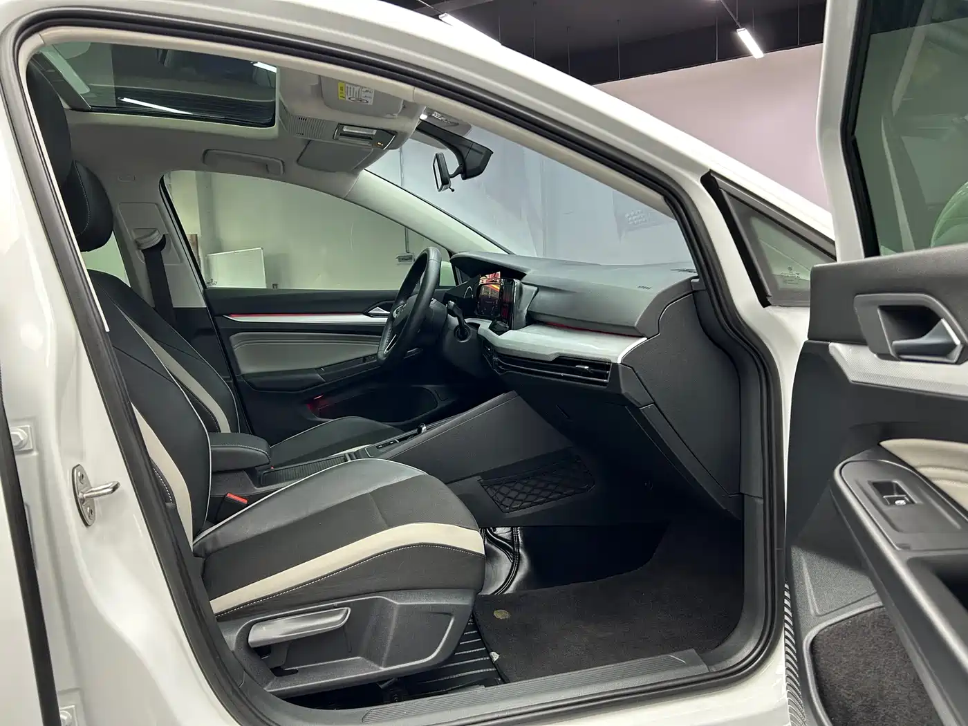 Volkswagen Golf 2021 280TSI DSG R-Line фото 21