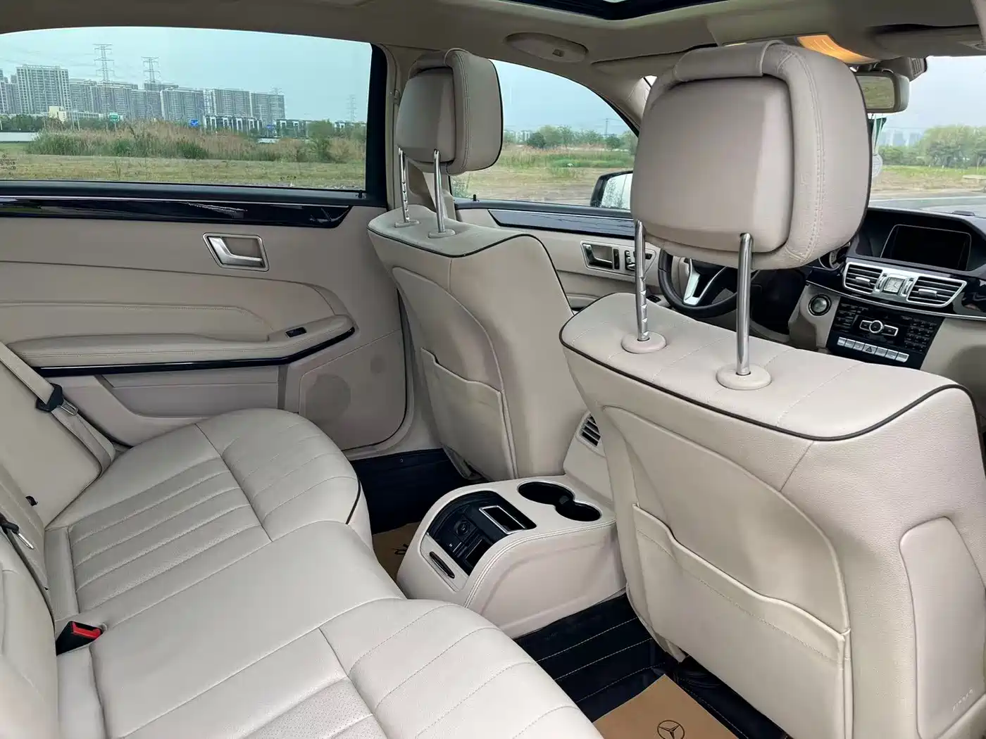 Mercedes-Benz E-Class 2015 E 260 L Sport фото 15
