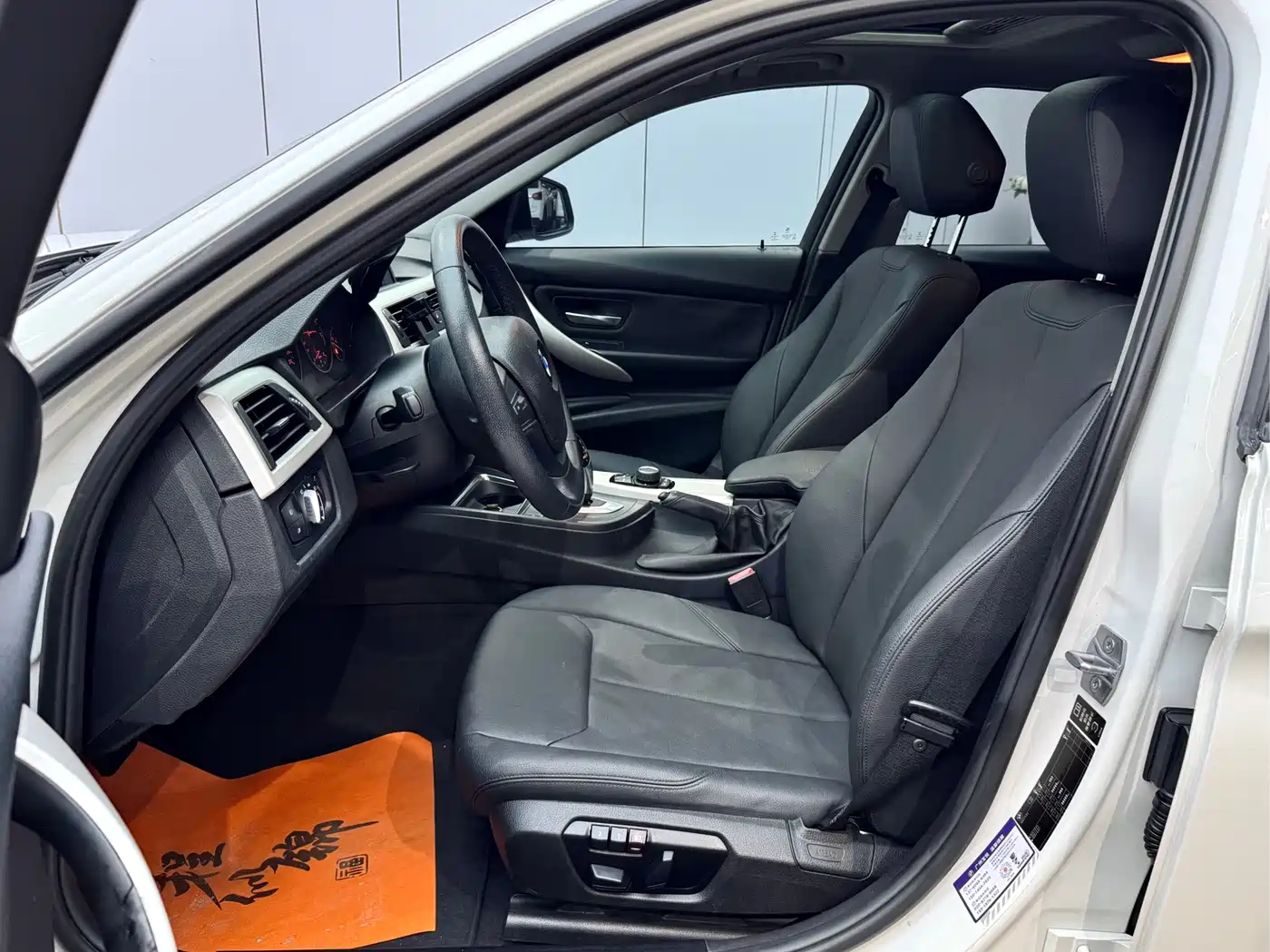 BMW 3 Series 2015 316i Progressive фото 8