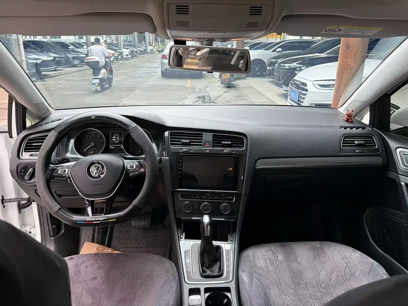Фото 5 - Volkswagen Golf