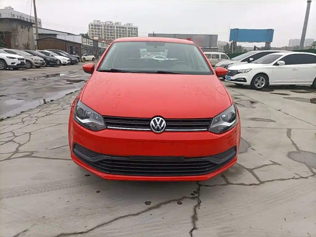 Volkswagen Polo 2016 1.4L Automatic Trend фото 3