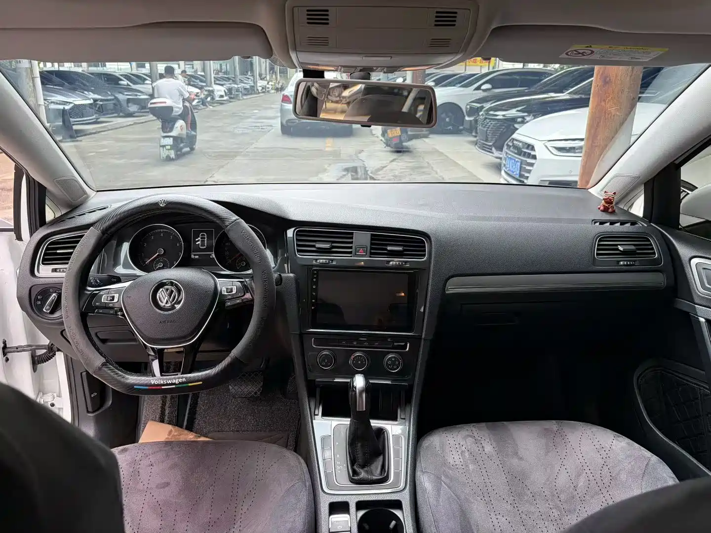 صورة 5 - Volkswagen Golf