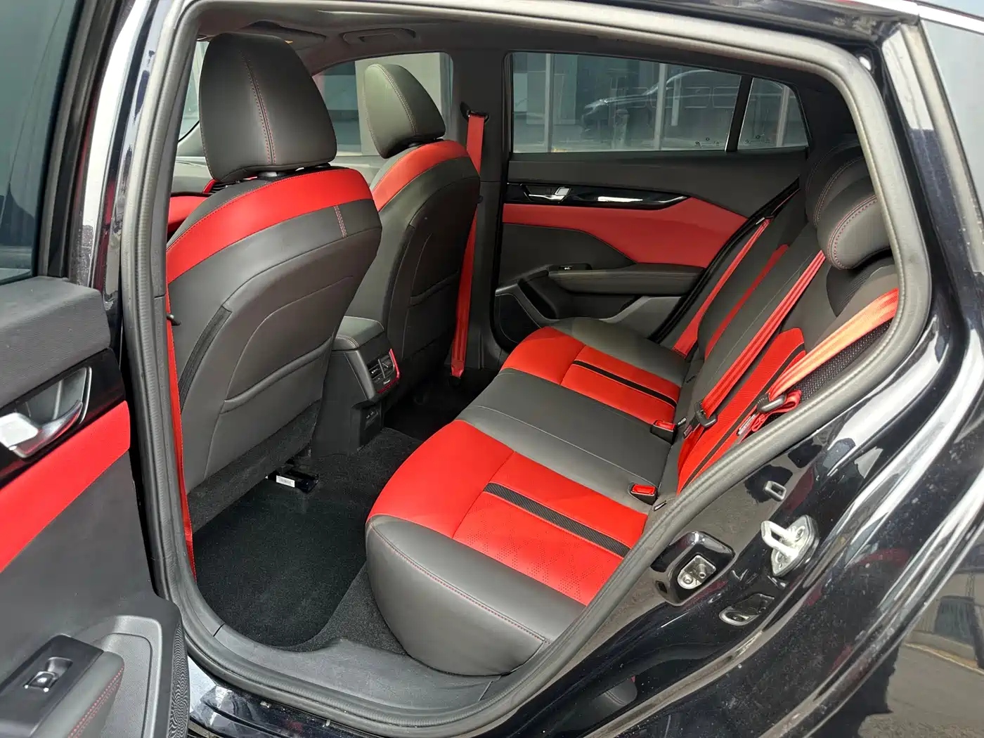 DONGFENG YI HYUN MAX