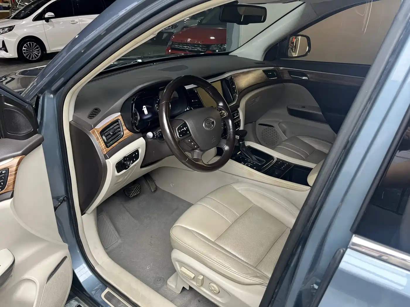 GAC Trumpchi Trumpchi GS8 2017 320T 2WD Luxury Smart Connect (7-seater) фото 8