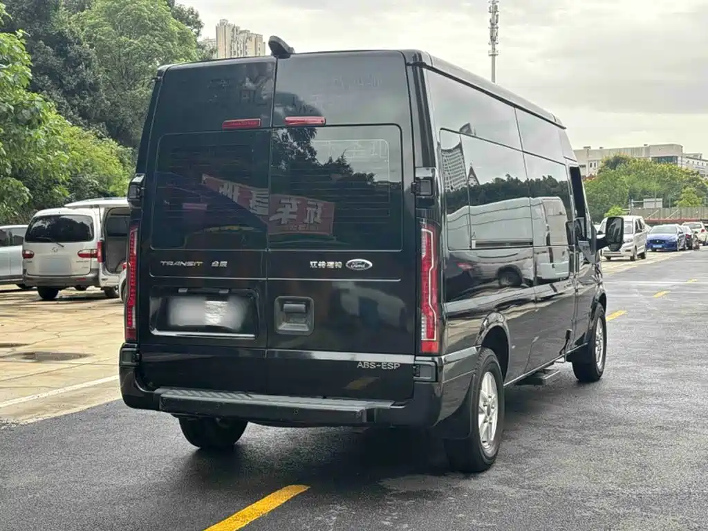 Ford New Generation Transit 2021 2021 2.2T automatic luxury bus Pro long wheelbase with mechanical step 9-seater medium roof China VI