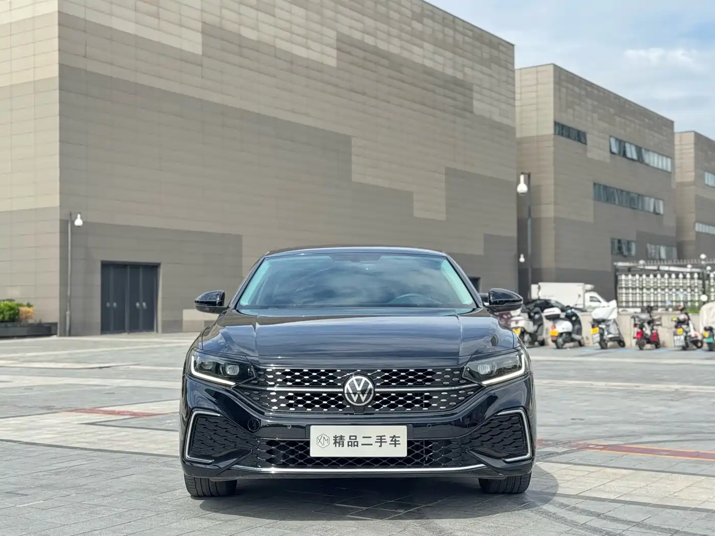 Volkswagen Passat 2024 380TSI Starlight Dragon Glory Edition фото 3