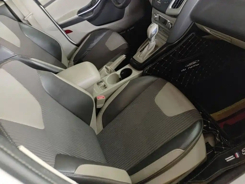 Фото 25 - Ford Focus