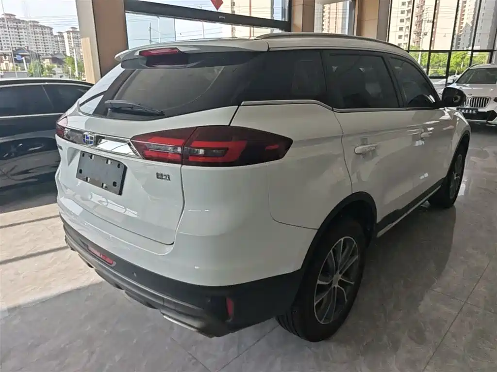 Фото 7 - Geely Boyue