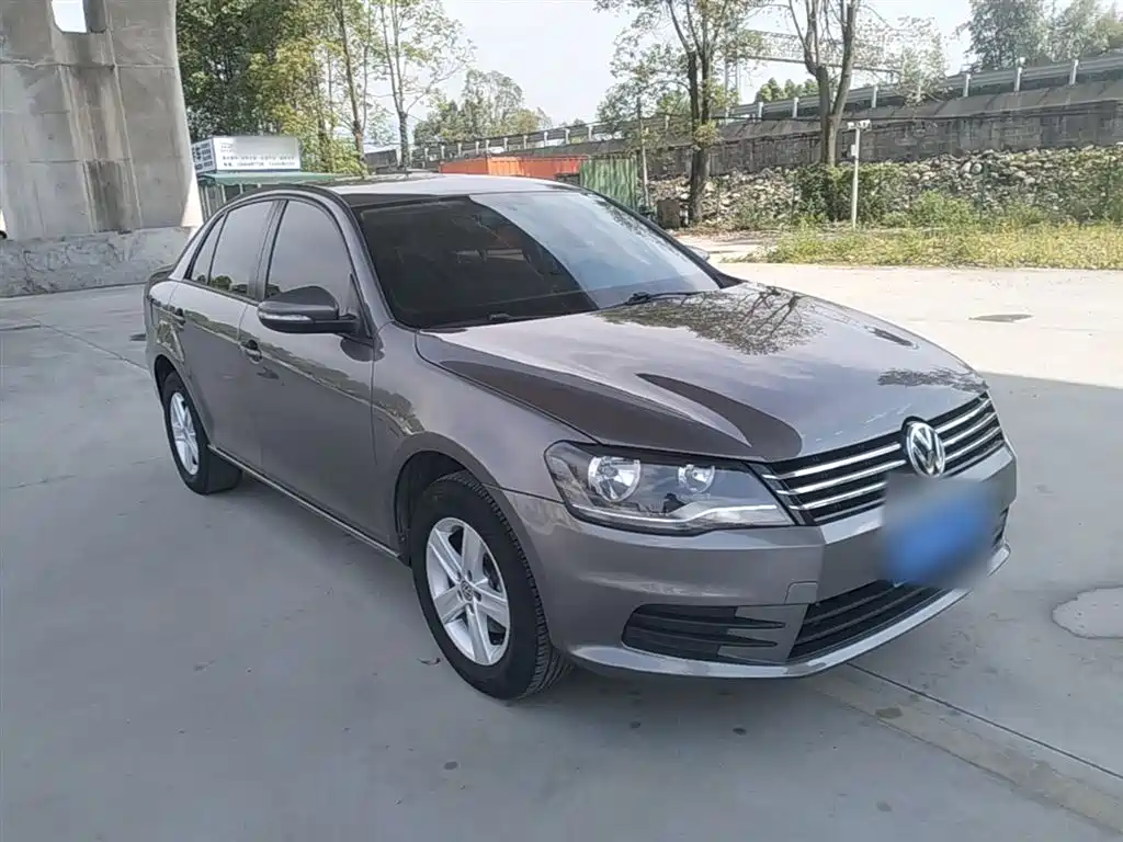Volkswagen Bora 2014 1.6L Automatic Fashion Edition фото 4