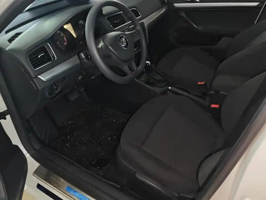 Volkswagen Lavida 2017 1.6L Automatic Trend Edition фото 9