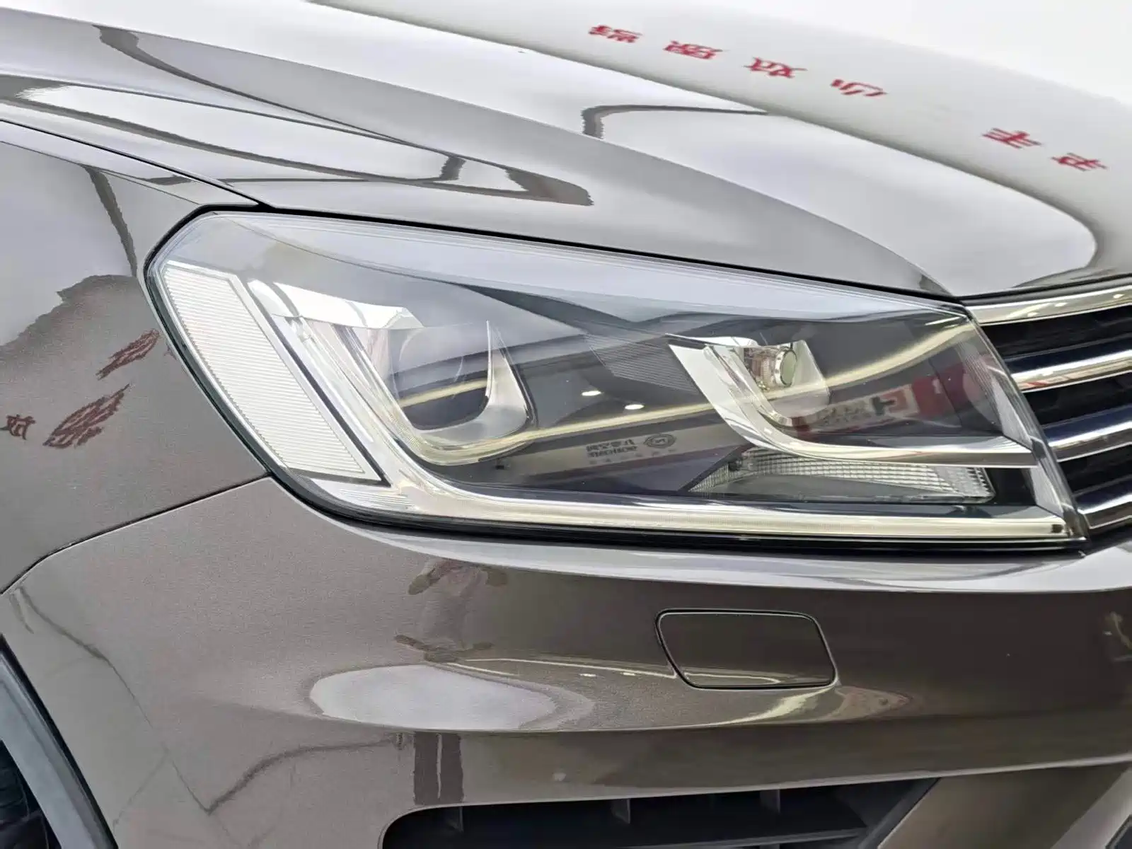 Фото 4 - Volkswagen Touareg