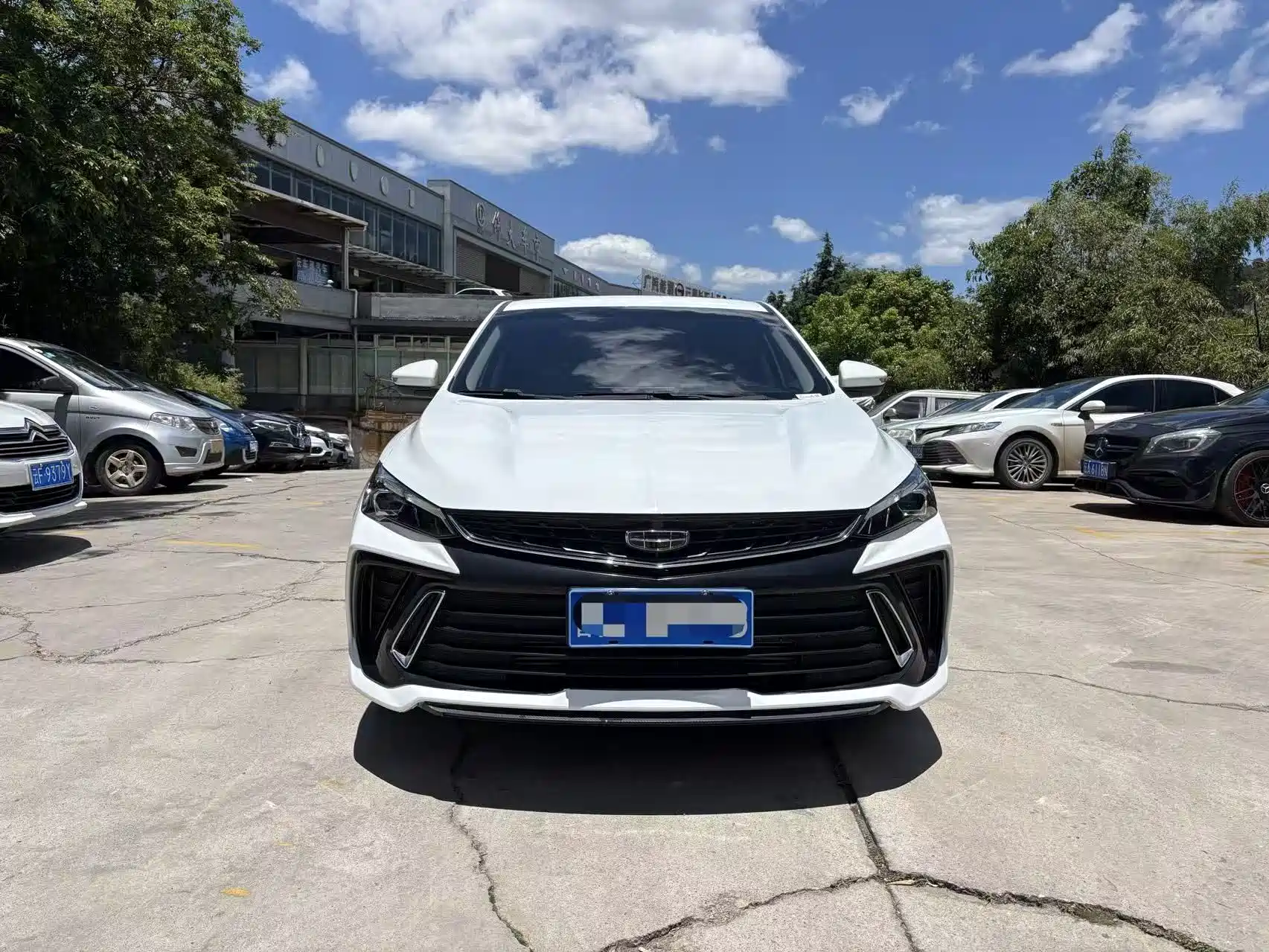 Фото 2 - Geely Binrui